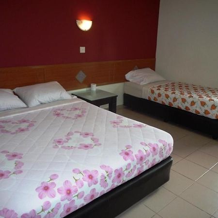 Lotus Hotel Johor Bahru Exterior photo